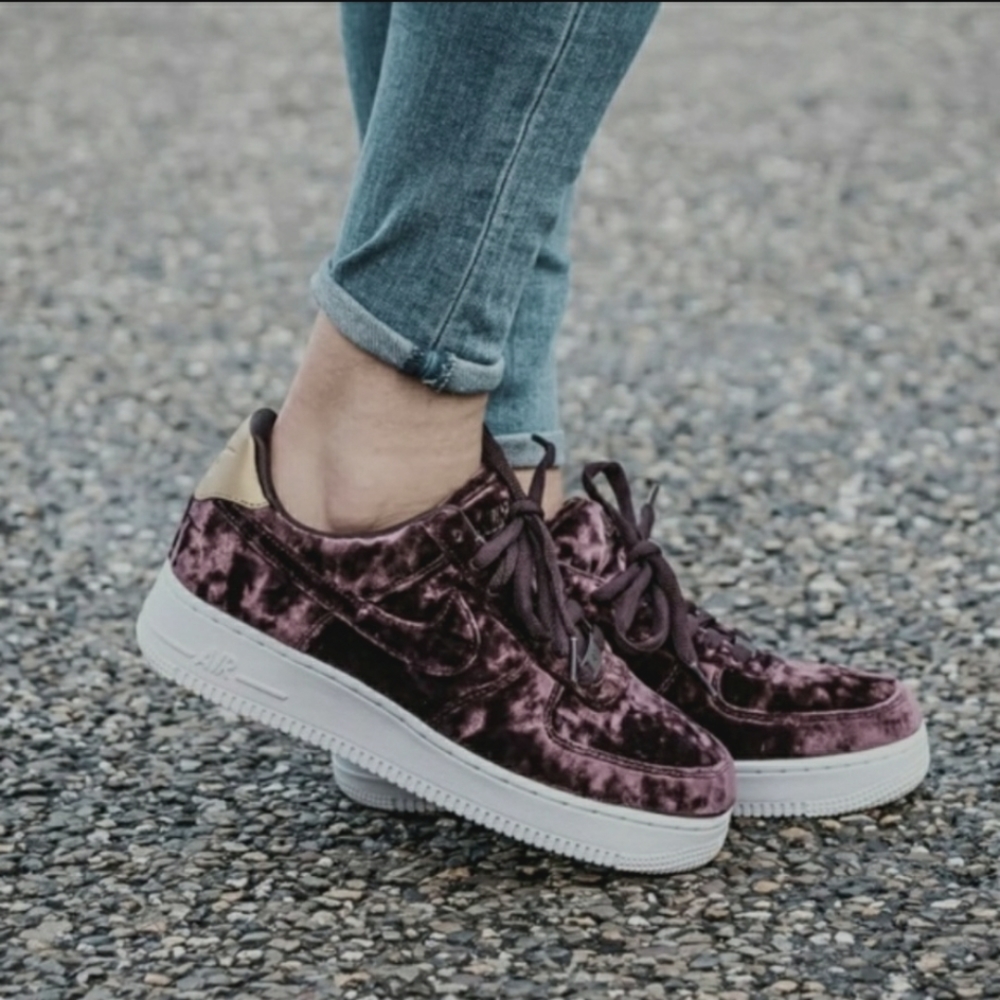 Black Nike Air Force 1 '07 Premium Velvet Shoes. EUC.